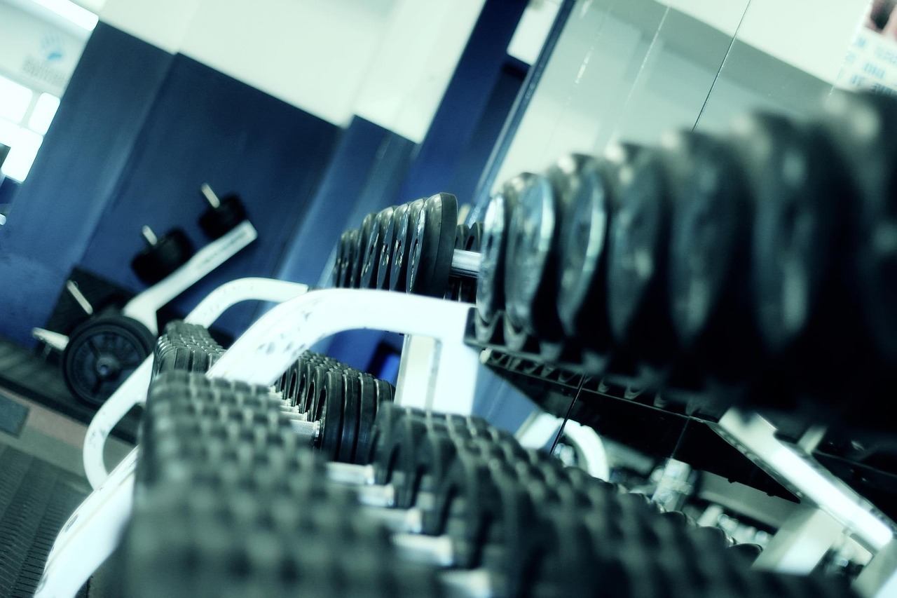 Zalety ćwiczeń siłowych – jakie zalety ma trening na siłowni?